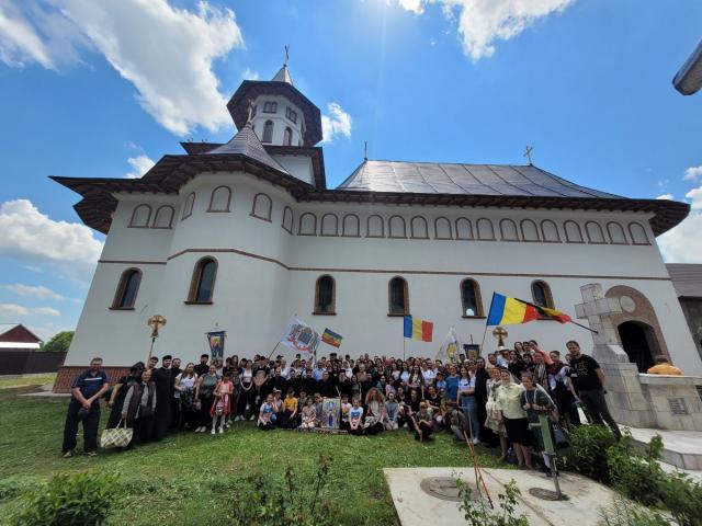 Credincioșii nemțeni merg în pelerinaj la hramul Mănăstirii Neamț