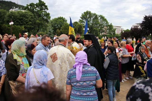 Nașterea Sfântului Ioan Botezătorul, sărbătoarea orașului de la poalele Pietricicăi: mii de oameni, împreună cu sfinții prin Piatra Neamț