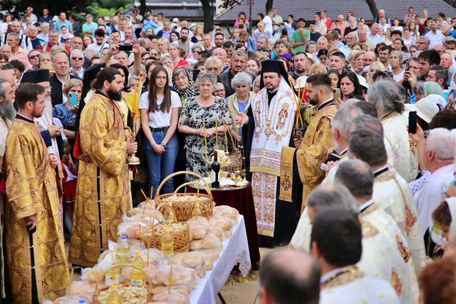 Nașterea Sfântului Ioan Botezătorul, sărbătoarea orașului de la poalele Pietricicăi: mii de oameni, împreună cu sfinții prin Piatra Neamț
