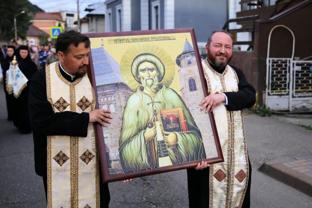 Nașterea Sfântului Ioan Botezătorul, sărbătoarea orașului de la poalele Pietricicăi: mii de oameni, împreună cu sfinții prin Piatra Neamț