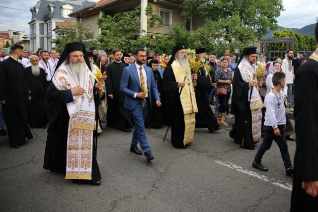 Nașterea Sfântului Ioan Botezătorul, sărbătoarea orașului de la poalele Pietricicăi: mii de oameni, împreună cu sfinții prin Piatra Neamț