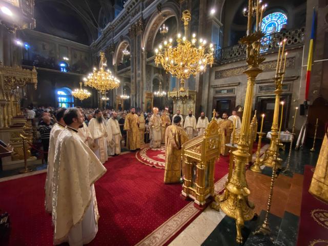 Preasfințitul Antonie la Catedrală: „Este important să mărturisim că Mântuitorul Hristos este Dumnezeu adevărat, pentru că atunci când mărturisim aceasta noi intrăm într-o legătură spirituală cu El”