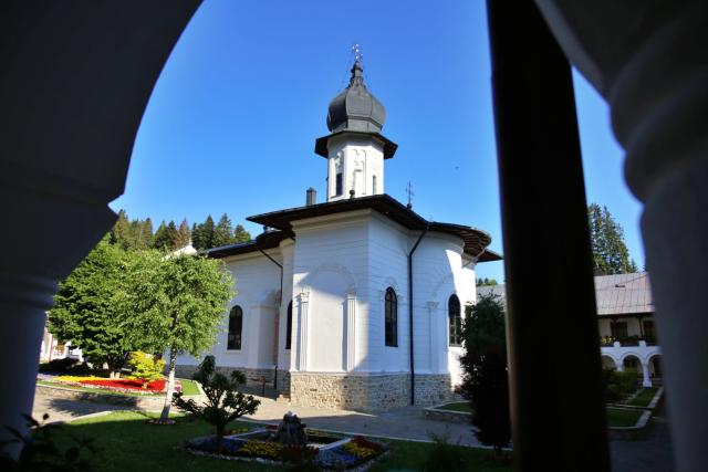 Liceul Teologic „Sfânta Parascheva” de la Mănăstirea Agapia aniversează 3 decenii de la reactivare