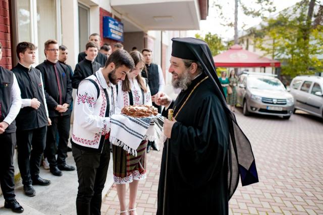 Preasfințitul Părinte Nichifor Botoșăneanul  a vizitat Seminarul Teologic din Dorohoi