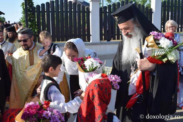 IPS Teofan a resfințit Biserica „Sfântul Nicolae și Sfântul Dimitrie” din Stănești – Lunca, Protopopiatul Botoșani