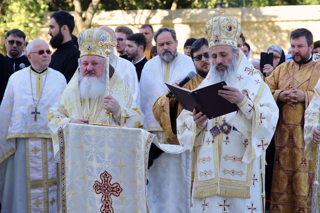 Moment istoric la Iași: În Duminica Tuturor Sfinților, Biserica Bărboi a primit din nou haină luminoasă