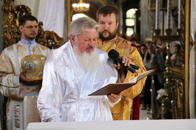 Moment istoric la Iași: În Duminica Tuturor Sfinților, Biserica Bărboi a primit din nou haină luminoasă