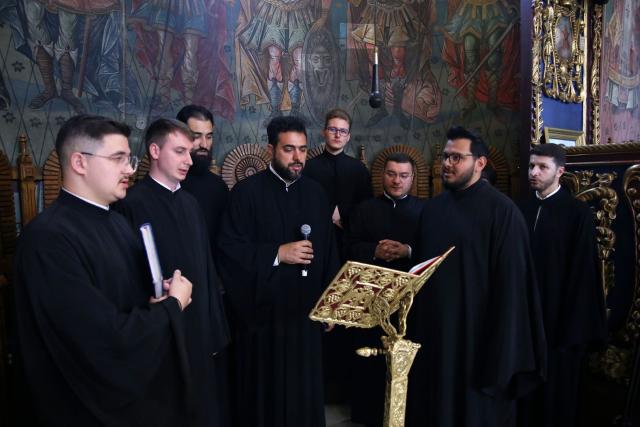 Moment istoric la Iași: În Duminica Tuturor Sfinților, Biserica Bărboi a primit din nou haină luminoasă