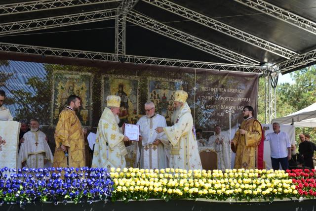 Moment istoric la Iași: În Duminica Tuturor Sfinților, Biserica Bărboi a primit din nou haină luminoasă