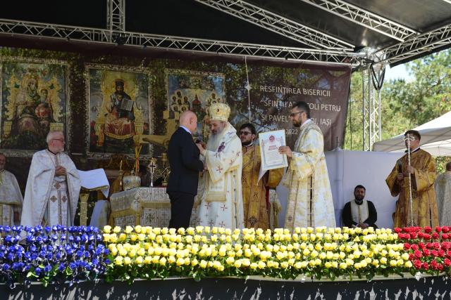 Moment istoric la Iași: În Duminica Tuturor Sfinților, Biserica Bărboi a primit din nou haină luminoasă