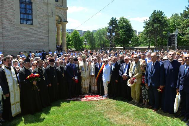 Moment istoric la Iași: În Duminica Tuturor Sfinților, Biserica Bărboi a primit din nou haină luminoasă