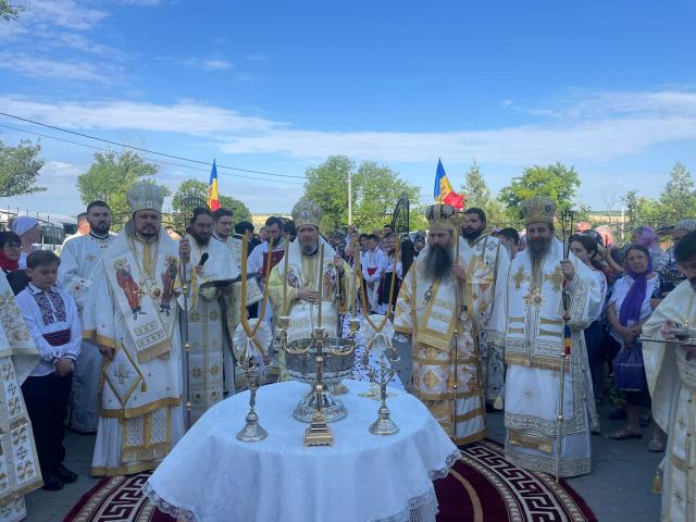 Cinci ierarhi au sfinţit Biserica „Sfântul Nicolae” – Alexandru Ioan Cuza, Protopopiatul Cahul