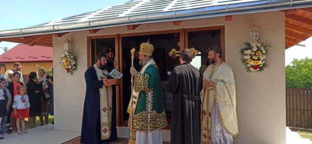 Sfințire de ansamblu parohial la Biserica „Sfânta Treime” Stornești