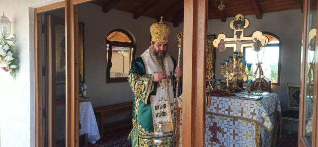 Sfințire de ansamblu parohial la Biserica „Sfânta Treime” Stornești