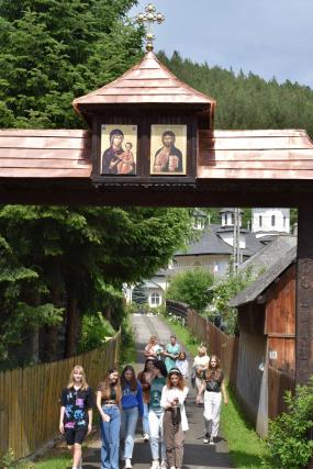 „Călătoria cu cei în călătorie – izvor de tămăduire”