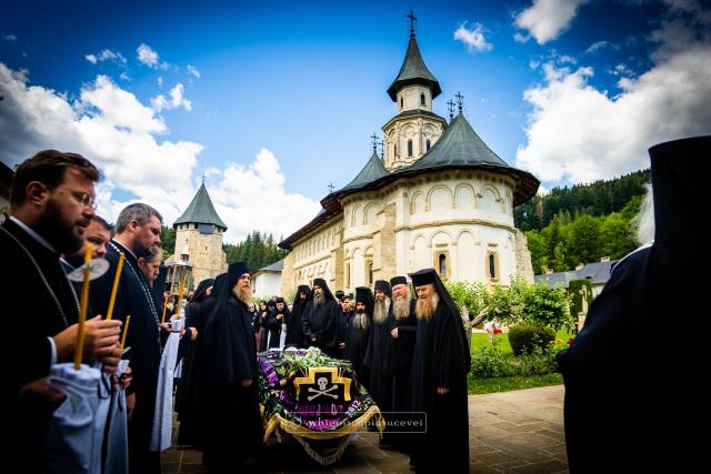 Arhimandritul Grigorie Halciuc a fost înmormântat la Mănăstirea Putna