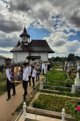 Icoana Maicii Domnului „Prodromița”, cinstită în trei parohii ale Protoieriei Sascut