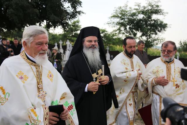 Biserica din Blăgești, resfințită de Episcopul Hușilor: „Inima Domnului Hristos a rămas neclintită în fața răutății”