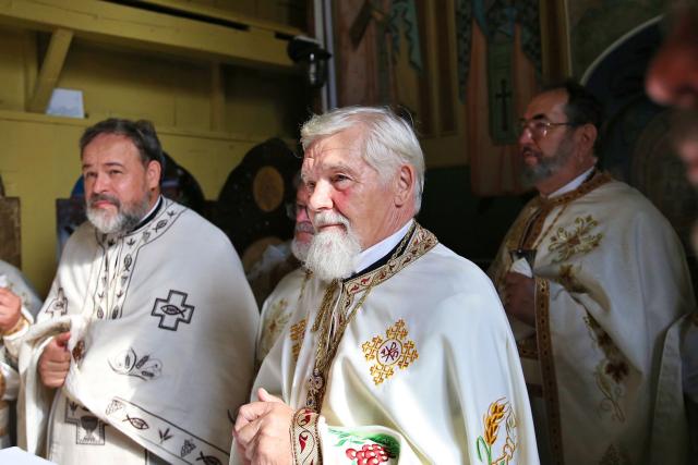 Biserica din Blăgești, resfințită de Episcopul Hușilor: „Inima Domnului Hristos a rămas neclintită în fața răutății”