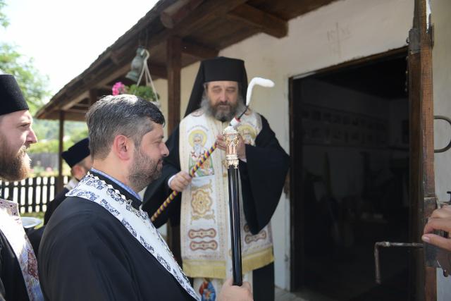 Distincția de vrednicie „Crucea Sfântul Ierarh Iosif cel Milostiv”, dăruită pentru prima dată unui cleric din cadrul Arhiepiscopiei Iașilor