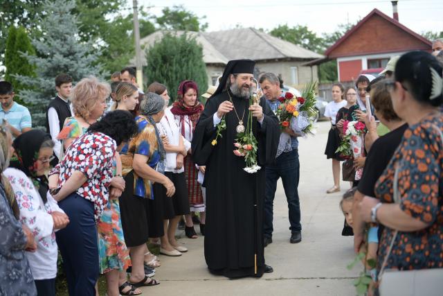 Distincția de vrednicie „Crucea Sfântul Ierarh Iosif cel Milostiv”, dăruită pentru prima dată unui cleric din cadrul Arhiepiscopiei Iașilor