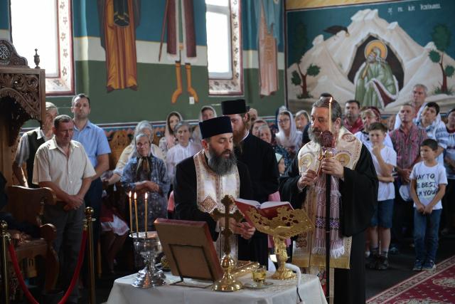 Distincția de vrednicie „Crucea Sfântul Ierarh Iosif cel Milostiv”, dăruită pentru prima dată unui cleric din cadrul Arhiepiscopiei Iașilor