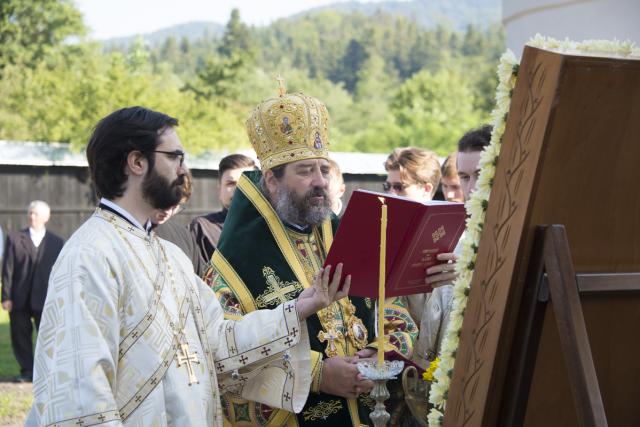 Momente istorice în satul Mănăstirea Neamț: prima Liturghie săvârșită de un arhiereu, în contextul aniversării a 200 de ani de la minunea Icoanei Maicii Domnului Îndrumătoarea