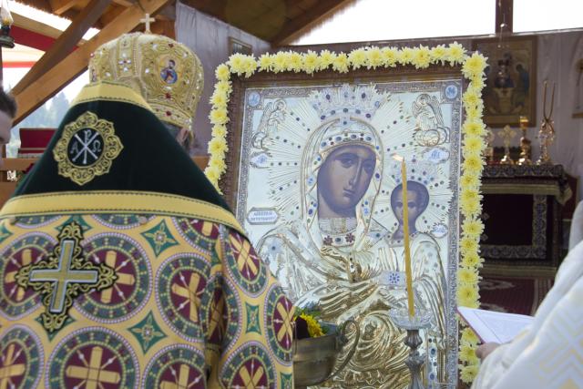 Momente istorice în satul Mănăstirea Neamț: prima Liturghie săvârșită de un arhiereu, în contextul aniversării a 200 de ani de la minunea Icoanei Maicii Domnului Îndrumătoarea