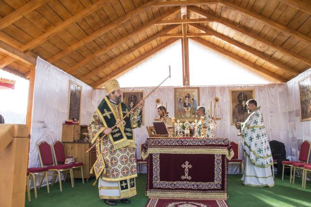 Momente istorice în satul Mănăstirea Neamț: prima Liturghie săvârșită de un arhiereu, în contextul aniversării a 200 de ani de la minunea Icoanei Maicii Domnului Îndrumătoarea