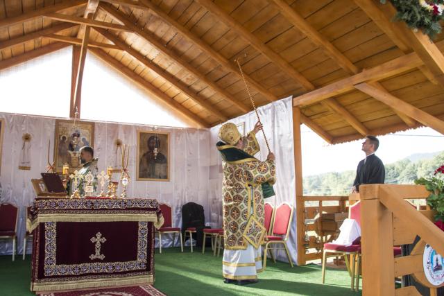 Momente istorice în satul Mănăstirea Neamț: prima Liturghie săvârșită de un arhiereu, în contextul aniversării a 200 de ani de la minunea Icoanei Maicii Domnului Îndrumătoarea