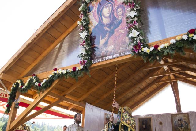 Momente istorice în satul Mănăstirea Neamț: prima Liturghie săvârșită de un arhiereu, în contextul aniversării a 200 de ani de la minunea Icoanei Maicii Domnului Îndrumătoarea