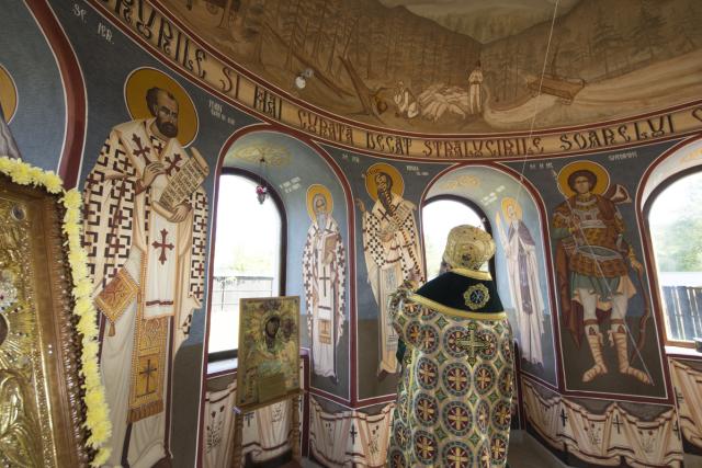 Momente istorice în satul Mănăstirea Neamț: prima Liturghie săvârșită de un arhiereu, în contextul aniversării a 200 de ani de la minunea Icoanei Maicii Domnului Îndrumătoarea