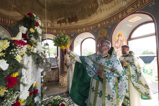 Momente istorice în satul Mănăstirea Neamț: prima Liturghie săvârșită de un arhiereu, în contextul aniversării a 200 de ani de la minunea Icoanei Maicii Domnului Îndrumătoarea