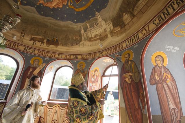 Momente istorice în satul Mănăstirea Neamț: prima Liturghie săvârșită de un arhiereu, în contextul aniversării a 200 de ani de la minunea Icoanei Maicii Domnului Îndrumătoarea