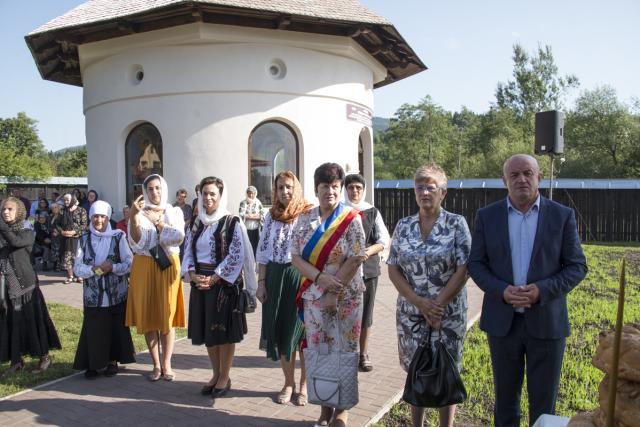 Momente istorice în satul Mănăstirea Neamț: prima Liturghie săvârșită de un arhiereu, în contextul aniversării a 200 de ani de la minunea Icoanei Maicii Domnului Îndrumătoarea