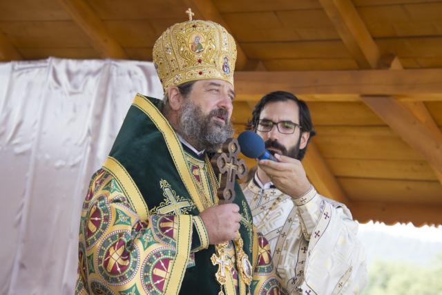 Momente istorice în satul Mănăstirea Neamț: prima Liturghie săvârșită de un arhiereu, în contextul aniversării a 200 de ani de la minunea Icoanei Maicii Domnului Îndrumătoarea
