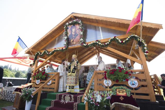 Momente istorice în satul Mănăstirea Neamț: prima Liturghie săvârșită de un arhiereu, în contextul aniversării a 200 de ani de la minunea Icoanei Maicii Domnului Îndrumătoarea