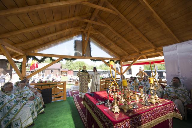 Momente istorice în satul Mănăstirea Neamț: prima Liturghie săvârșită de un arhiereu, în contextul aniversării a 200 de ani de la minunea Icoanei Maicii Domnului Îndrumătoarea