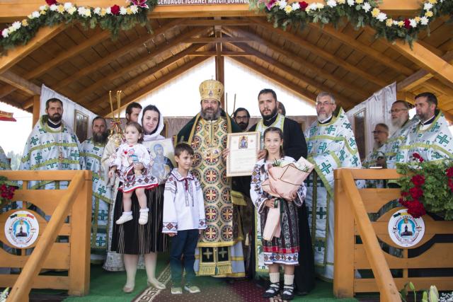 Momente istorice în satul Mănăstirea Neamț: prima Liturghie săvârșită de un arhiereu, în contextul aniversării a 200 de ani de la minunea Icoanei Maicii Domnului Îndrumătoarea