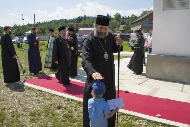 Momente istorice în satul Mănăstirea Neamț: prima Liturghie săvârșită de un arhiereu, în contextul aniversării a 200 de ani de la minunea Icoanei Maicii Domnului Îndrumătoarea