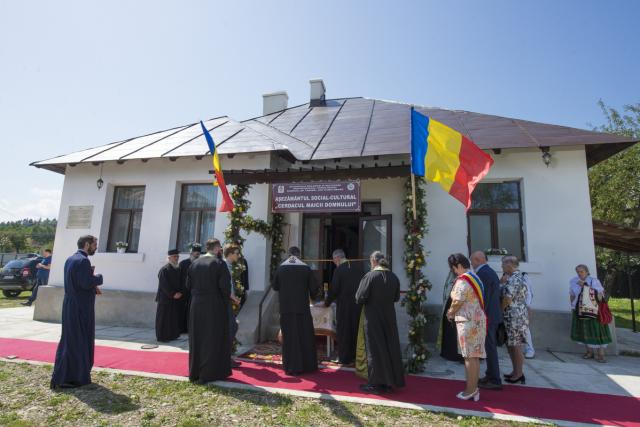 Momente istorice în satul Mănăstirea Neamț: prima Liturghie săvârșită de un arhiereu, în contextul aniversării a 200 de ani de la minunea Icoanei Maicii Domnului Îndrumătoarea