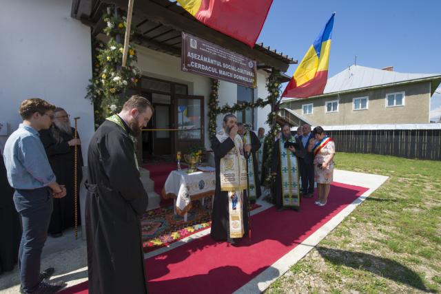 Momente istorice în satul Mănăstirea Neamț: prima Liturghie săvârșită de un arhiereu, în contextul aniversării a 200 de ani de la minunea Icoanei Maicii Domnului Îndrumătoarea