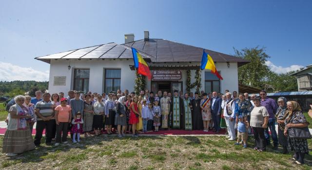Momente istorice în satul Mănăstirea Neamț: prima Liturghie săvârșită de un arhiereu, în contextul aniversării a 200 de ani de la minunea Icoanei Maicii Domnului Îndrumătoarea