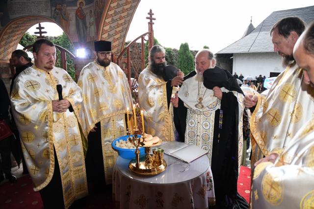 Praznicul Adormirii Maicii Domnului la Mănăstirea Hadâmbu