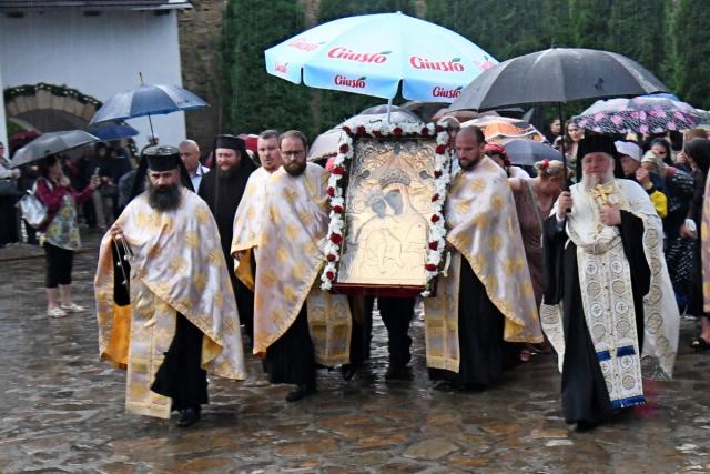 Praznicul Adormirii Maicii Domnului la Mănăstirea Hadâmbu