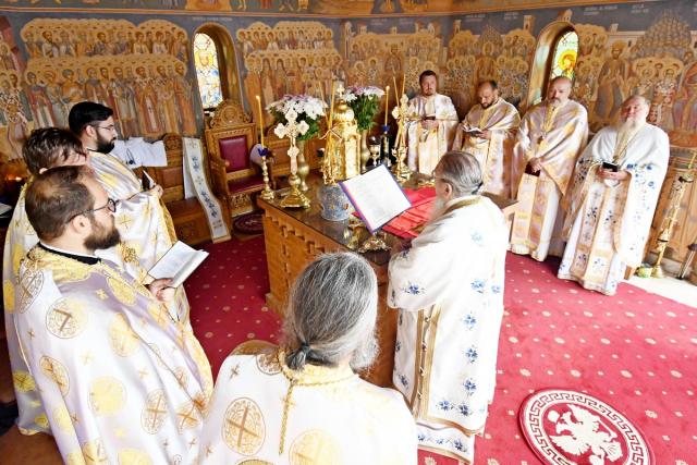 Praznicul Adormirii Maicii Domnului la Mănăstirea Hadâmbu