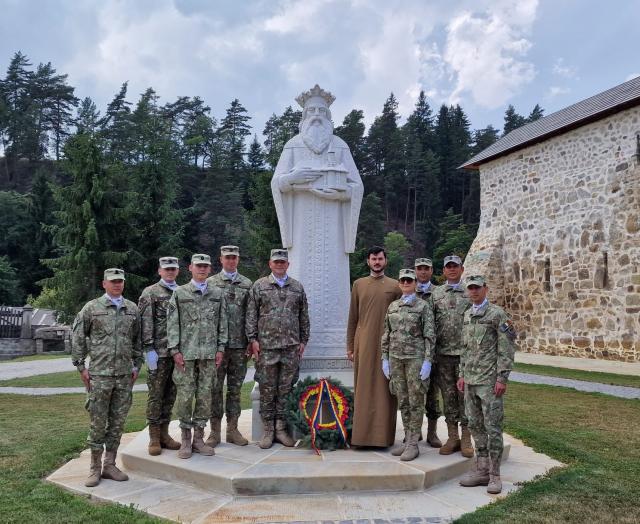 Grupul „Răzeșii” din Botoșani a vizitat ctitoria și mormântul Domnitorului Alexandru cel Bun