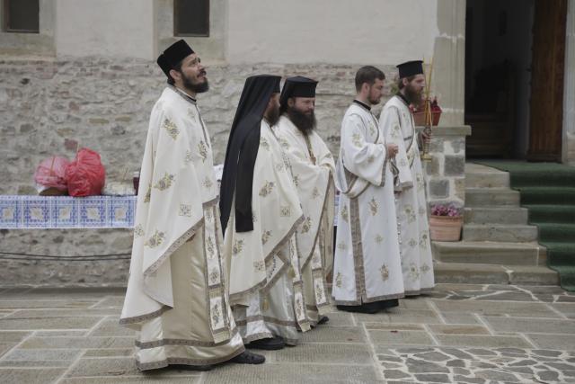Hramul Mănăstirii Bistrița: „Prin Domnul Hristos și prin Preasfânta Născătoare de Dumnezeu am redobândit Raiul”