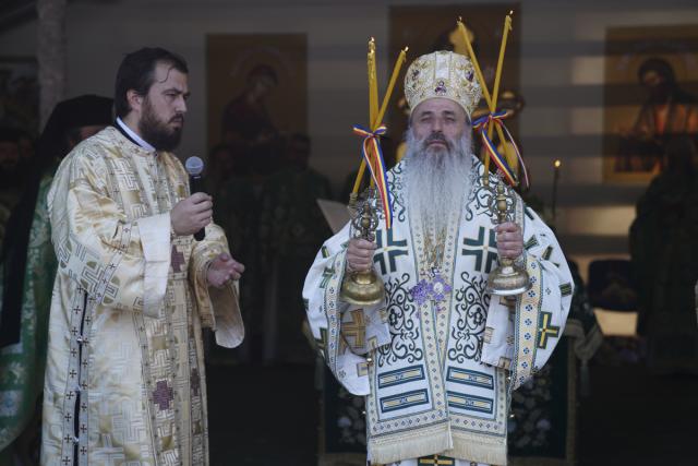 Sărbătoare la Crăiniceni: „Mergând pe urmele Sfântului Ioan Iacob Românul și Hozevitul, și noi devenim însetați după lumină”