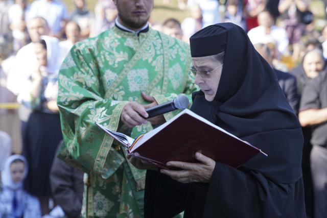 Sărbătoare la Crăiniceni: „Mergând pe urmele Sfântului Ioan Iacob Românul și Hozevitul, și noi devenim însetați după lumină”